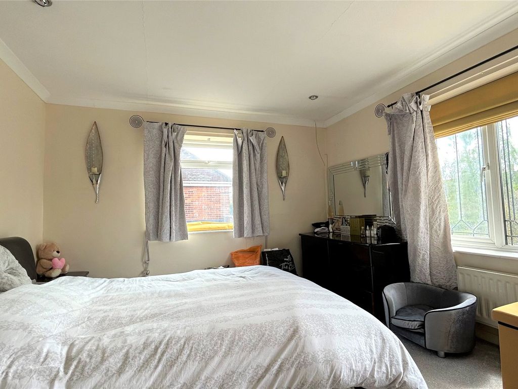 3 bed detached house for sale in Binfield Road, Bracknell, Berkshire RG42, £585,000
