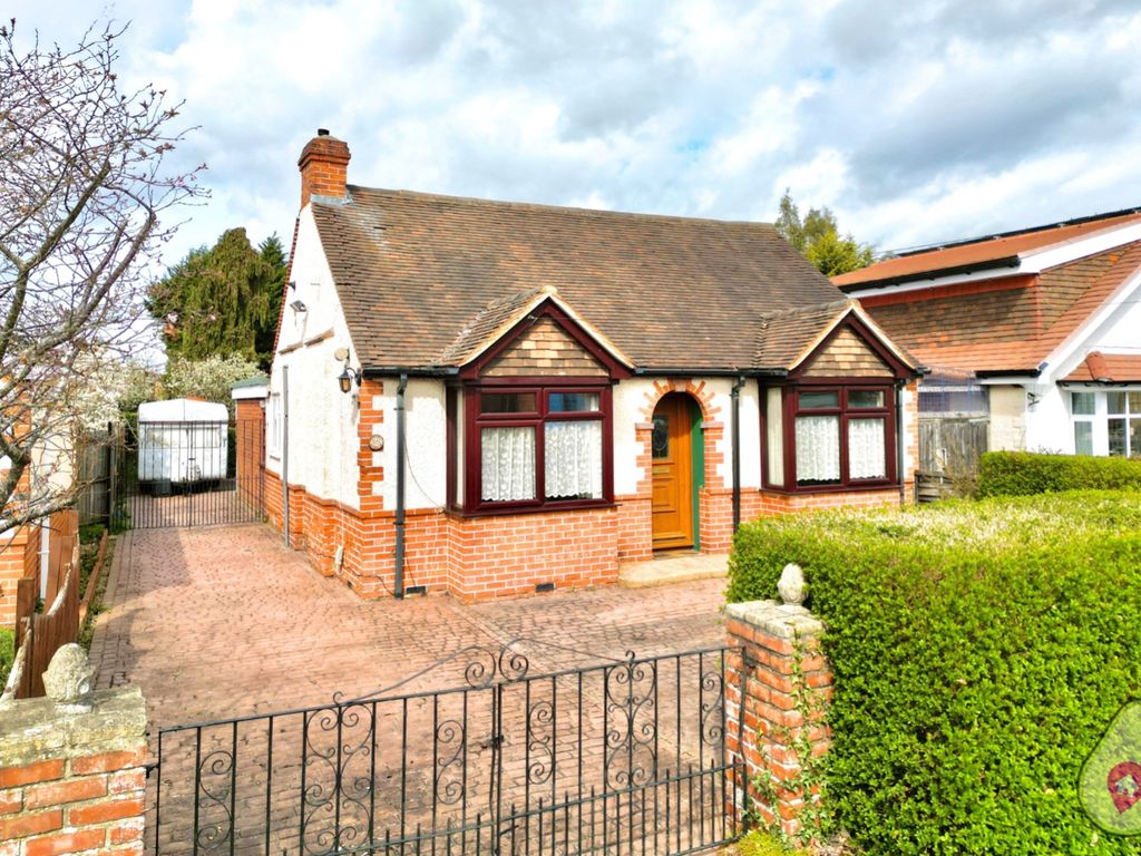 3 bed detached bungalow for sale in Westfield Road, Winnersh, Wokingham RG41, £360,000