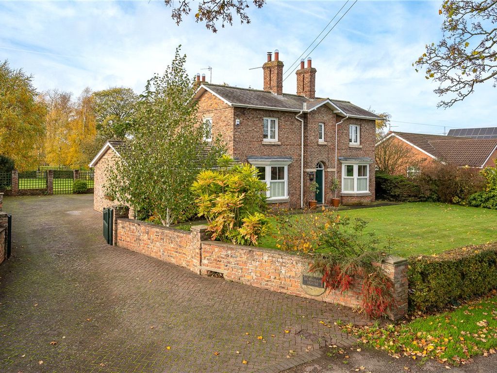 4 bed detached house for sale in Sessay, Thirsk, North Yorkshire YO7, £895,000