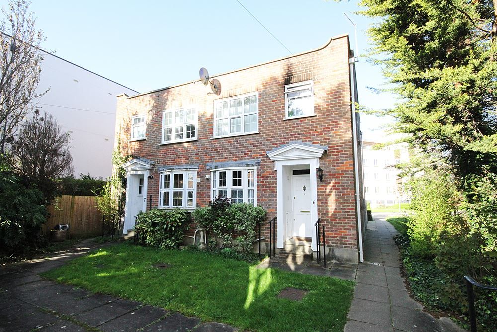3 bed semi-detached house for sale in Sadlers, Maidenhead SL6, £479,500