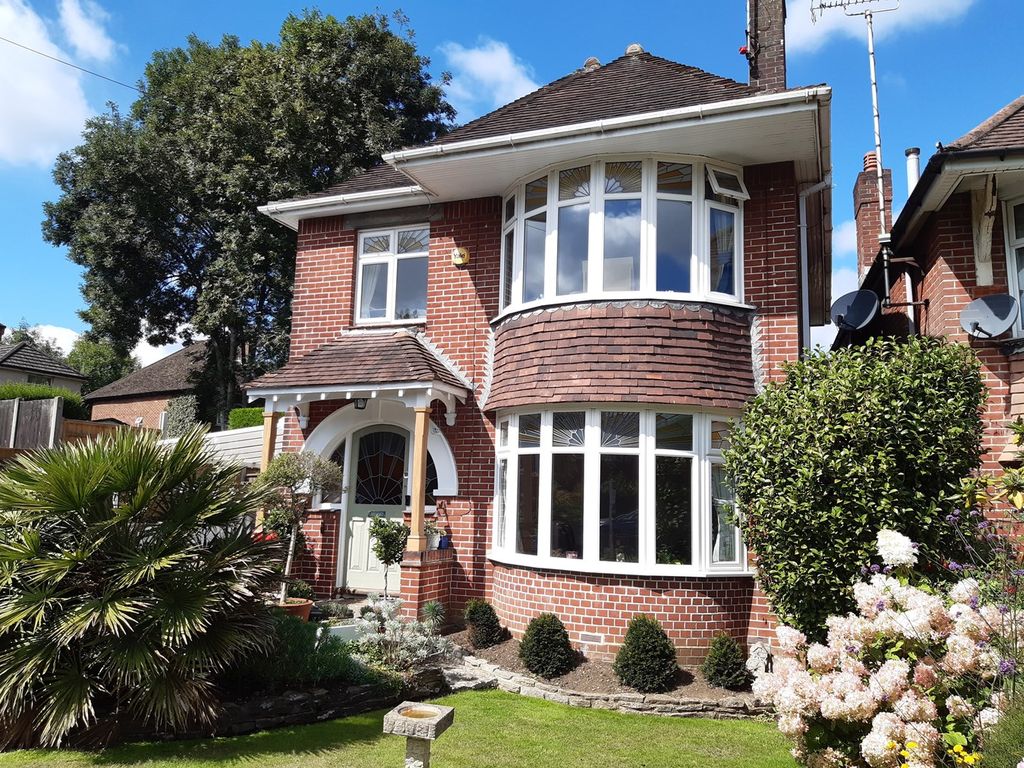 3 bed detached house for sale in Glenfield Avenue, Southampton SO18, £400,000