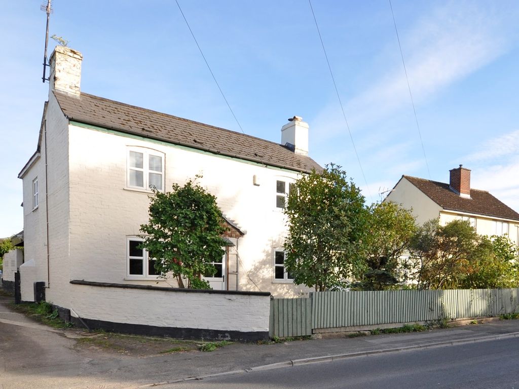 5 bed detached house for sale in Cheltenham Road, Bishops Cleeve, Cheltenham GL52, £410,000