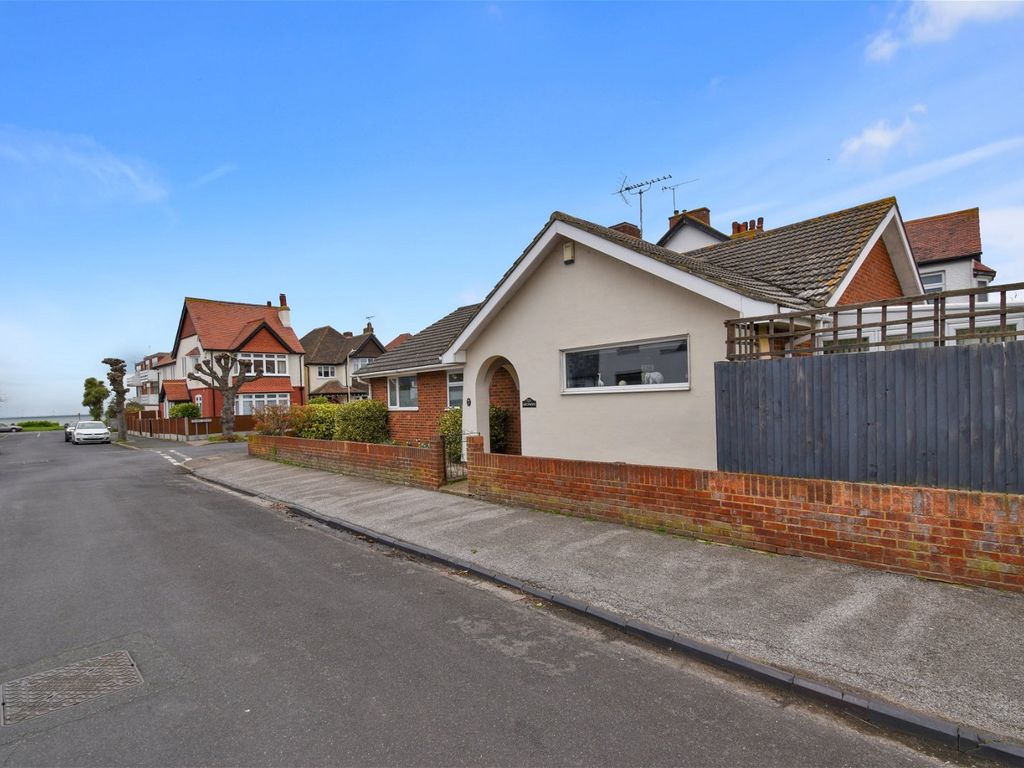 3 bed bungalow for sale in Beacon Avenue, Herne Bay CT6, £499,995