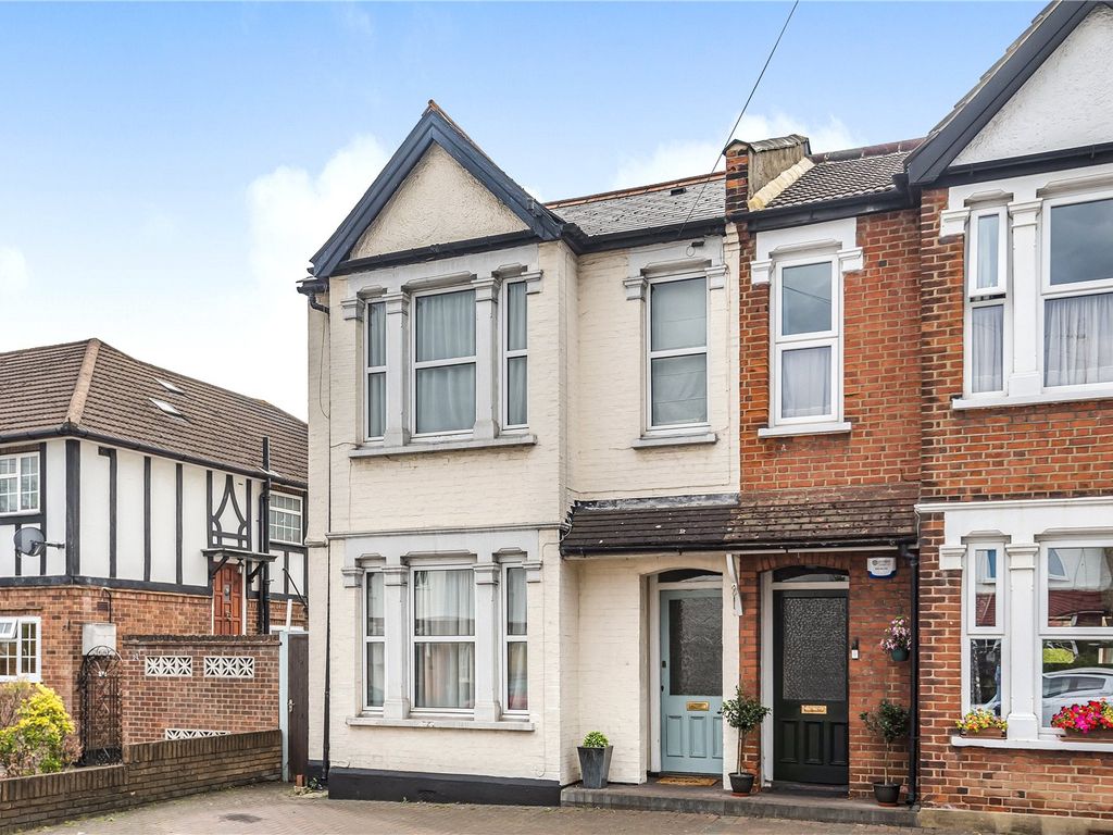 4 bed semi-detached house for sale in Potters Road, Barnet EN5, £725,000