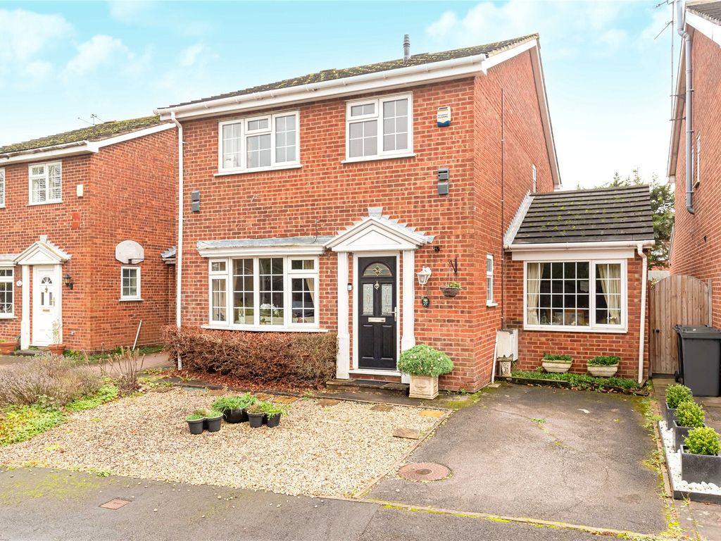 4 bed detached house for sale in Bray Court, Maidenhead, Berkshire SL6, £700,000