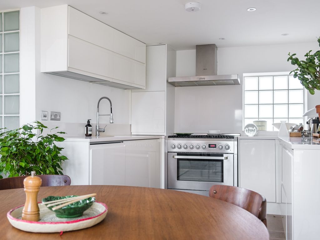 2 bed flat for sale in Old Church Hall Studios, Regents Park NW1, £1,125,000