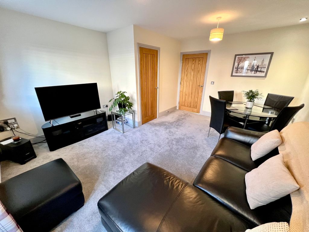 3 bed town house for sale in Trinity Way, Shirley, Solihull B90, £350,000