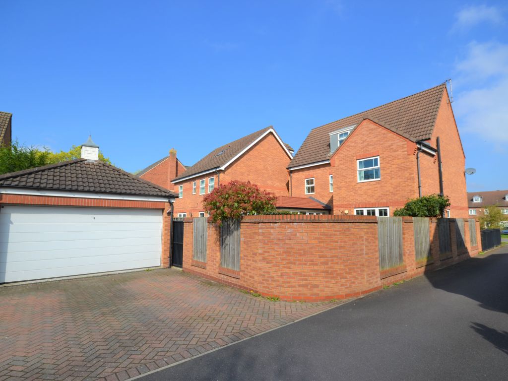 5 bed detached house for sale in Hayfield Mews, Auckley, Doncaster DN9, £415,000
