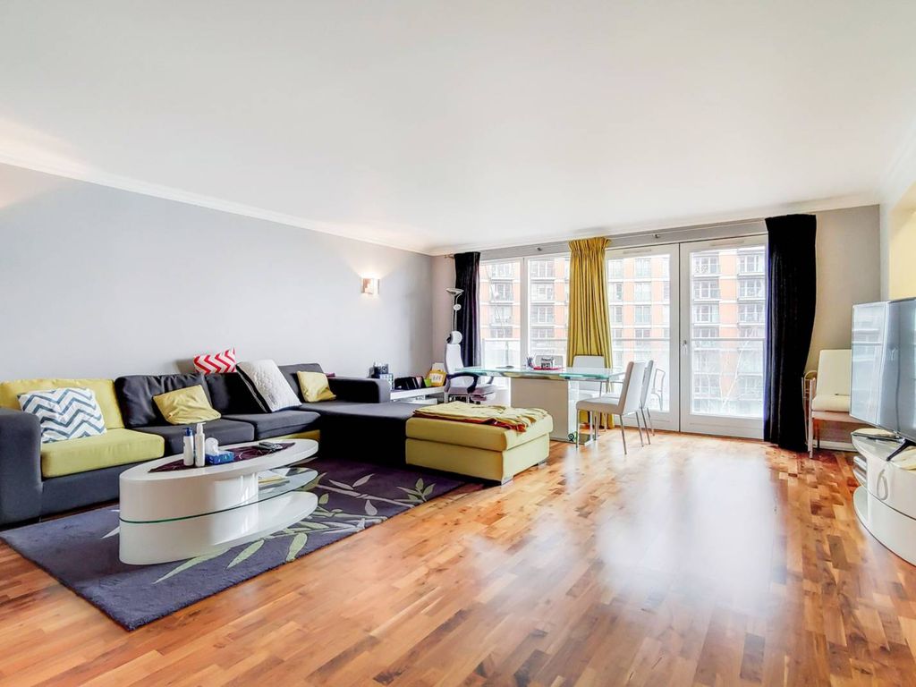 2 bed flat for sale in New Providence Wharf, Canary Wharf, London E14, £535,000