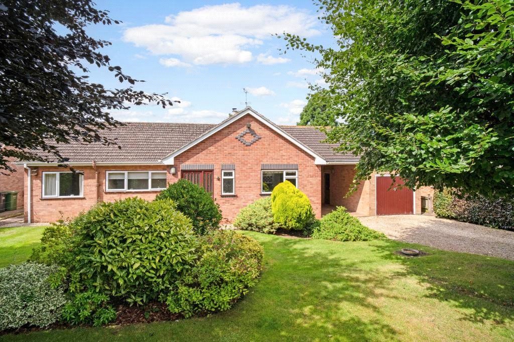 3 bed bungalow for sale in Beckford Close, Beckford, Gloucestershire GL20, £550,000