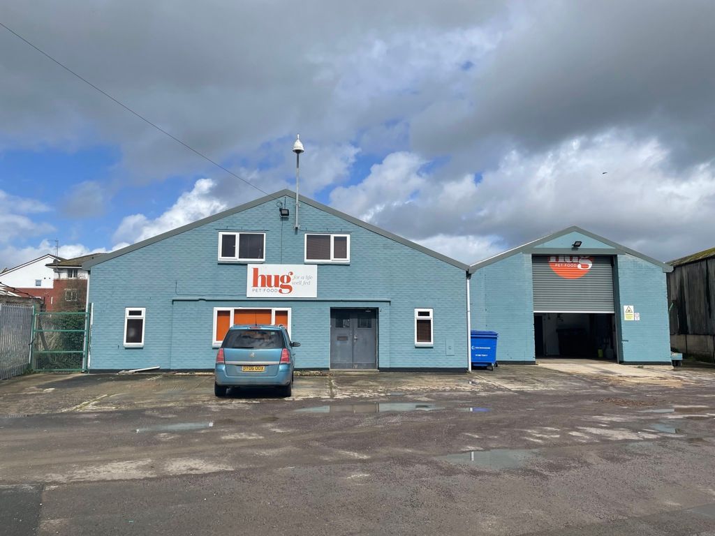 Light industrial to let in Unit 3 Garden Trading Estate, London Road, Devizes, Wiltshire SN10, £50,000 pa