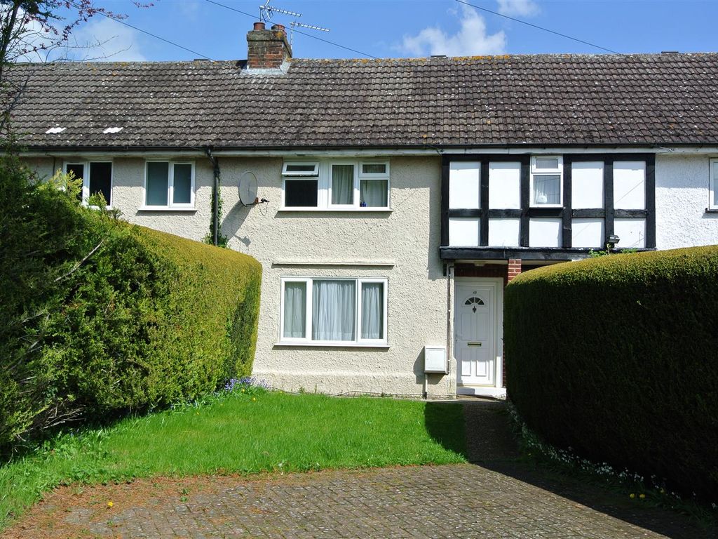 3 bed property for sale in Magna Road, Englefield Green, Egham TW20, £369,950