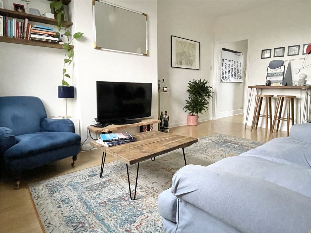 1 bed flat for sale in Rosenthal Road, Catford, London SE6, £280,000