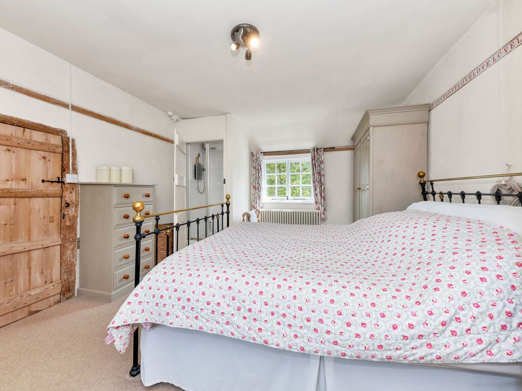 3 bed cottage for sale in High Street, Guilden Morden SG8, £700,000