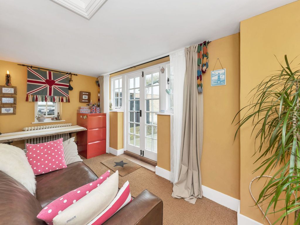 3 bed cottage for sale in High Street, Guilden Morden SG8, £700,000