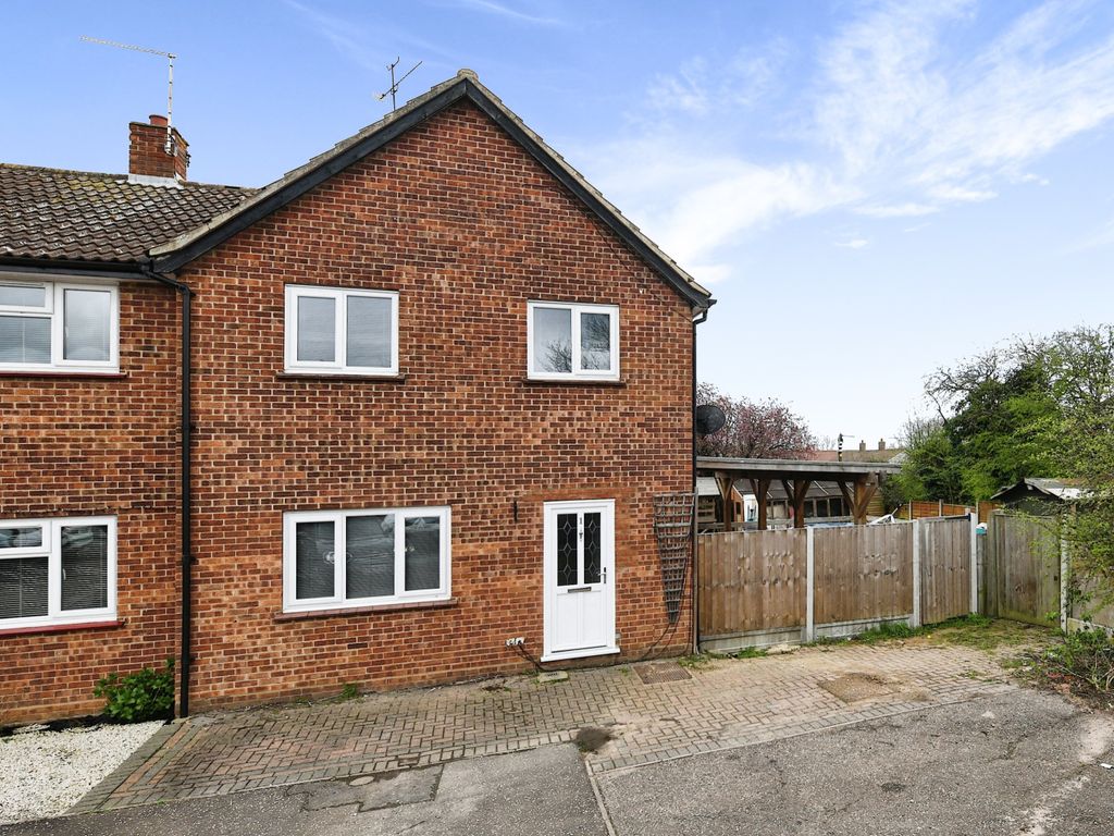 3 bed end terrace house for sale in Clarke Rise, Chelmsford CM3, £460,000