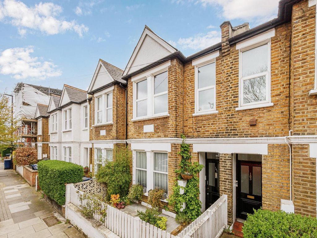1 bed flat for sale in Southfield Road, Chiswick W4, £415,000