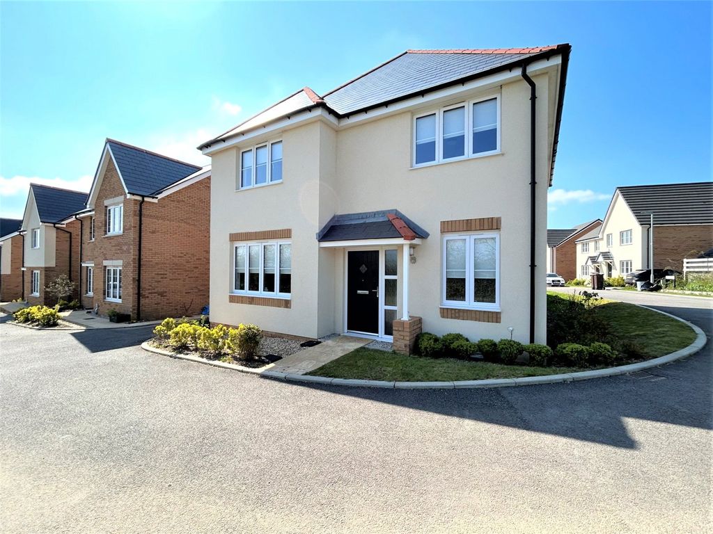 4 bed detached house for sale in Little Tern, Bude EX23, £500,000