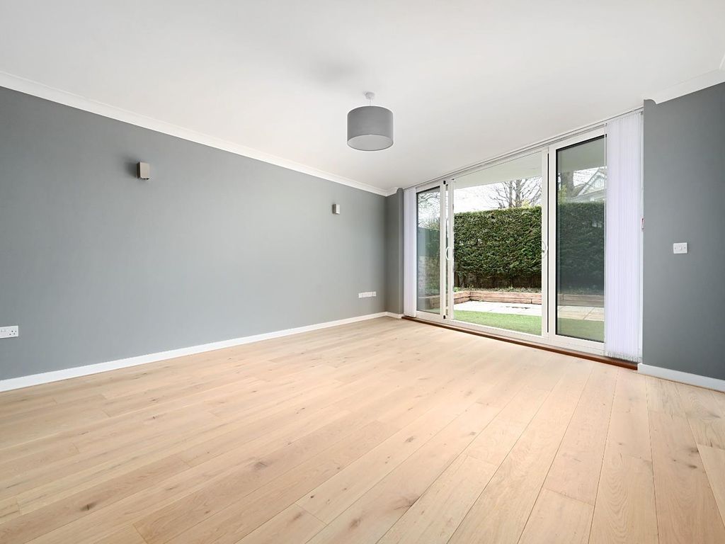 2 bed property for sale in Vallance Road, Hove BN3, £600,000