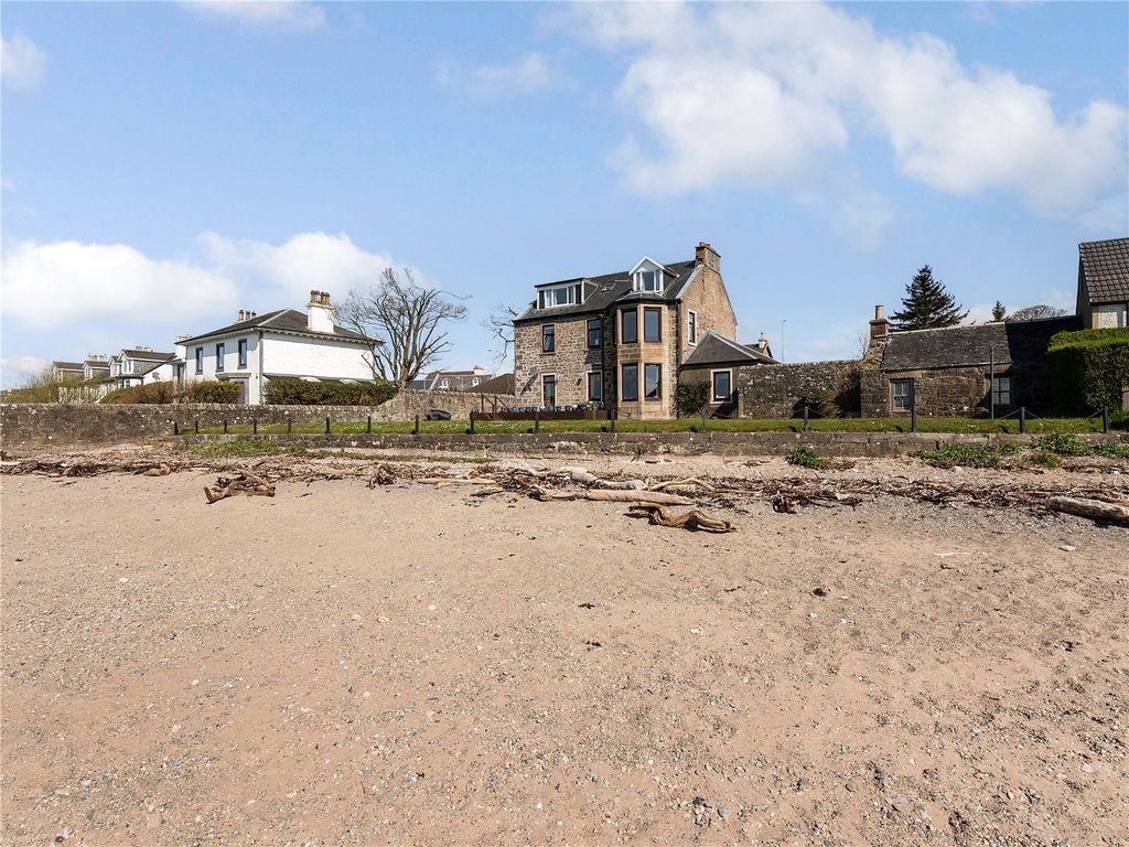 3 bed flat for sale in East Clyde Street, Helensburgh, Argyll And Bute G84, £245,000