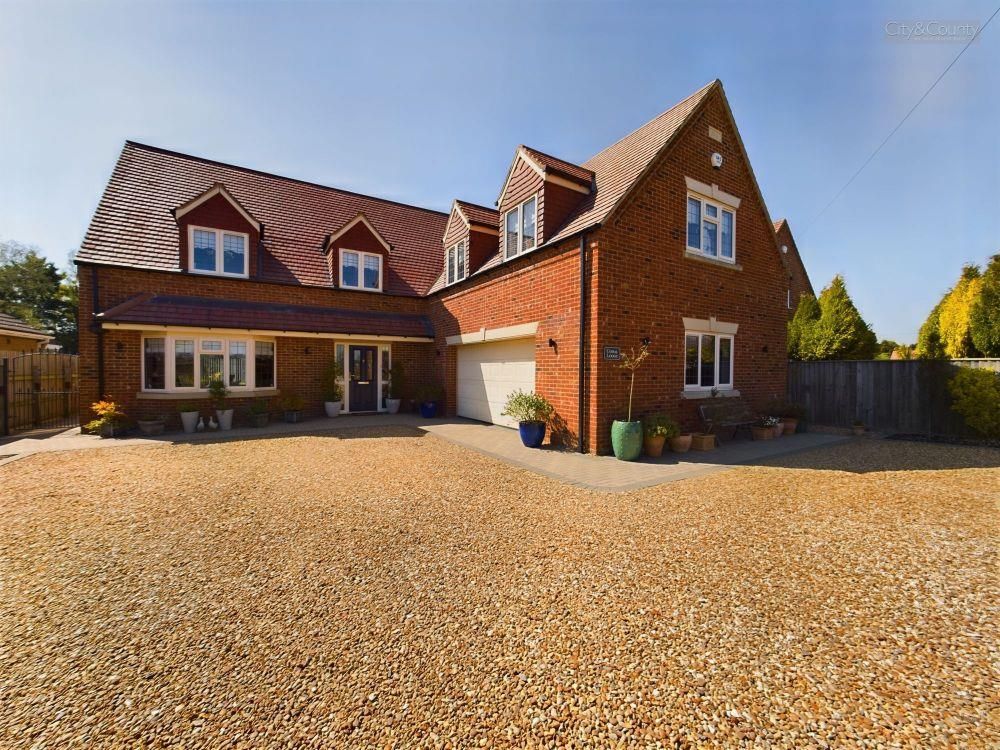 4 bed detached house for sale in Gull Road, Guyhirn, Wisbech PE13, £575,000