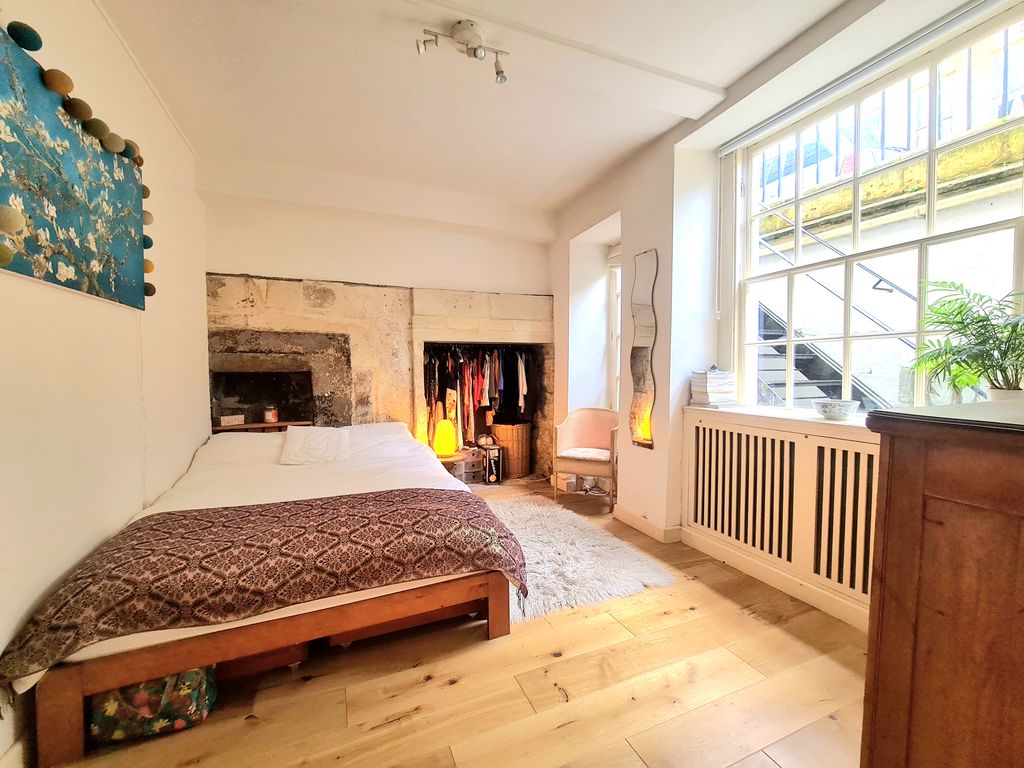 2 bed flat for sale in New King Street, Bath BA1, £390,000