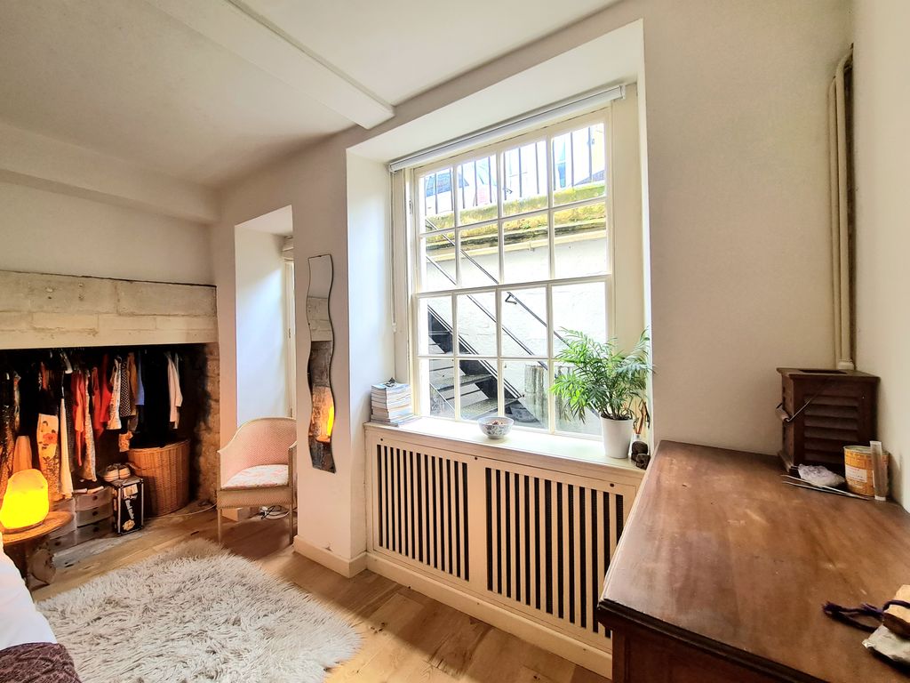 2 bed flat for sale in New King Street, Bath BA1, £390,000