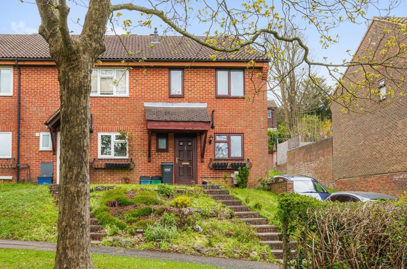 3 bed end terrace house for sale in Aveling Close, Purley CR8, £465,000