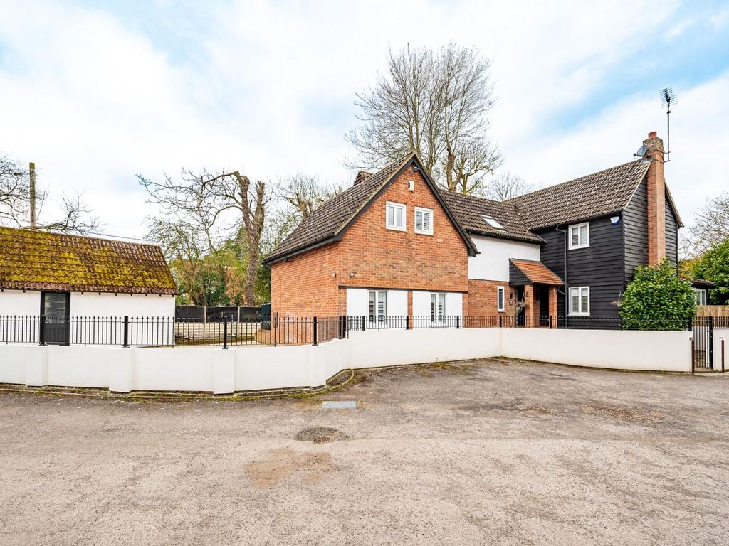 4 bed detached house for sale in The Green, Finchingfield, Braintree CM7, £725,000