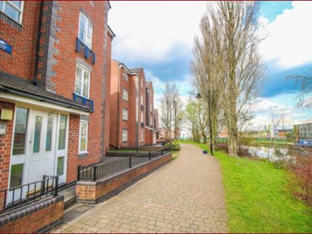 1 bed flat for sale in Drapers Fields, Coventry CV1, £102,500