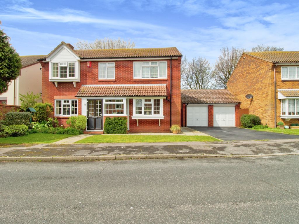 4 bed detached house for sale in Hunting Gate, Birchington CT7, £600,000