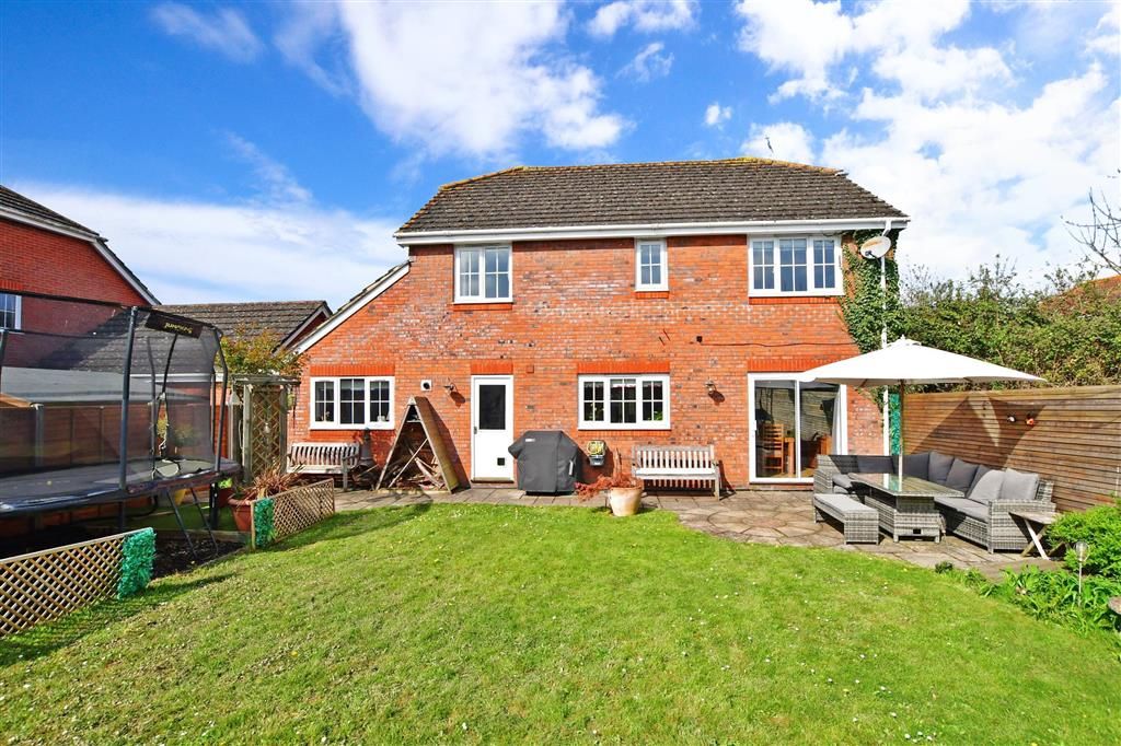 4 bed detached house for sale in Covert Mead, Ashington, West Sussex RH20, £675,000