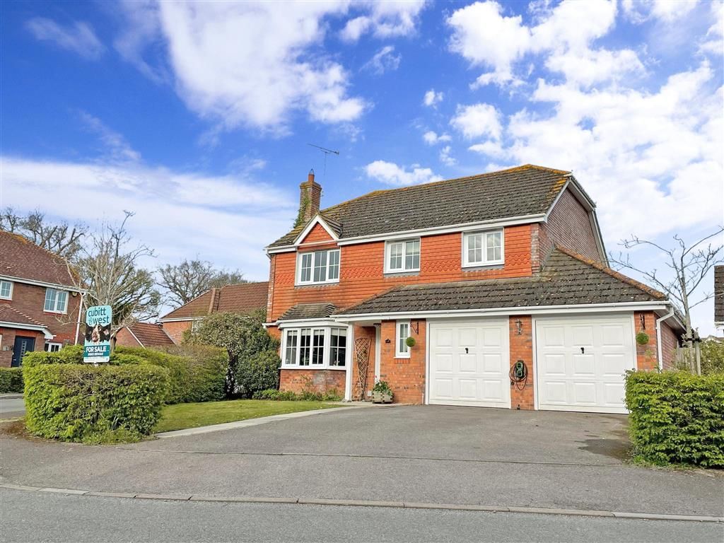 4 bed detached house for sale in Covert Mead, Ashington, West Sussex RH20, £675,000