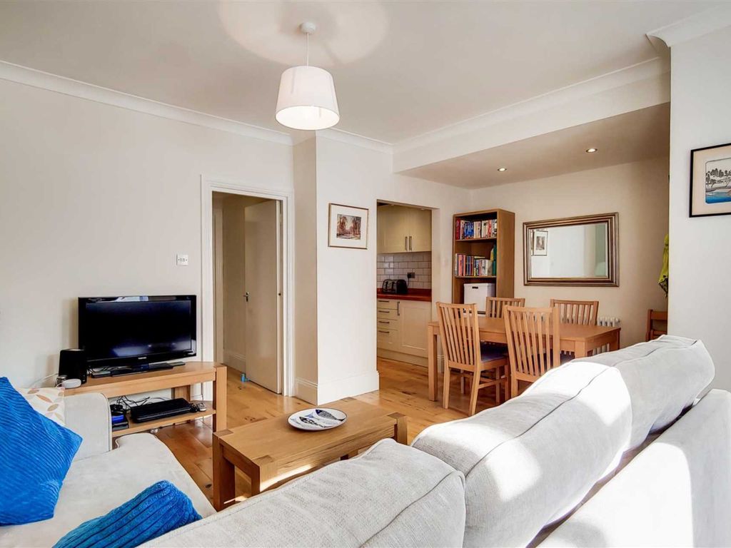 1 bed flat for sale in Milton Avenue, Highgate N6, £400,000