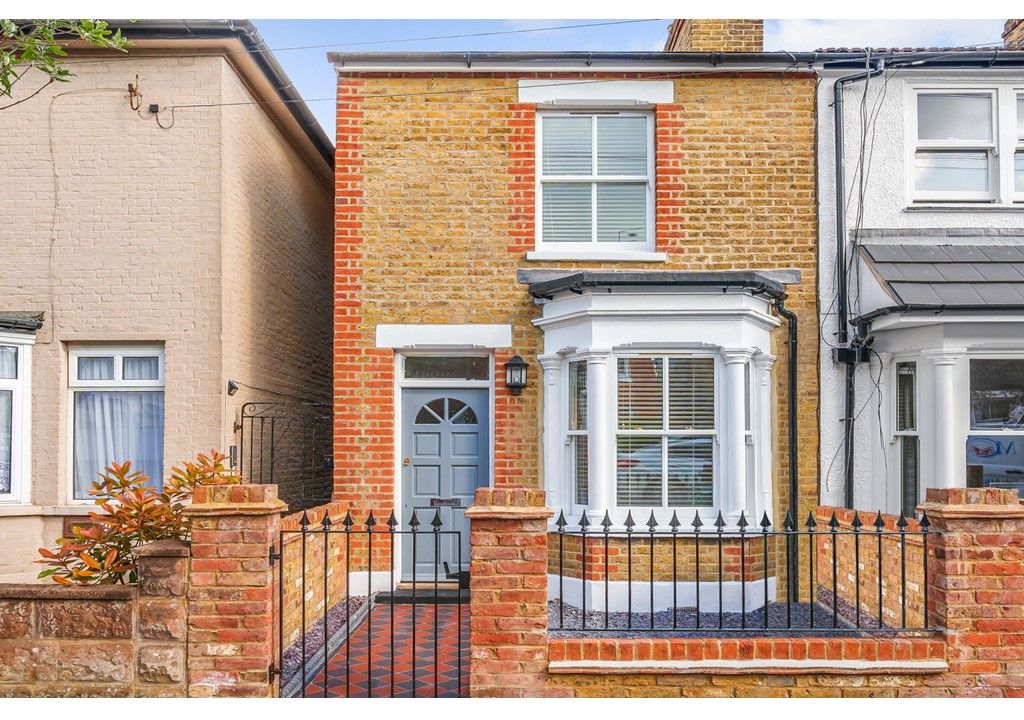 2 bed end terrace house for sale in Nascot Street, Nascot Wood, Watford WD17, £569,000