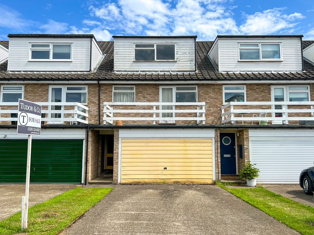 4 bed town house for sale in Challoners Close, East Molesey KT8, £649,950