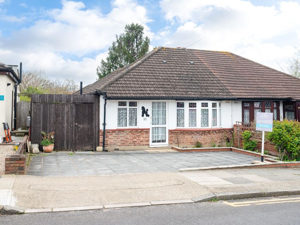 3 bed bungalow for sale in Bridge Avenue, Upminster RM14, £475,000