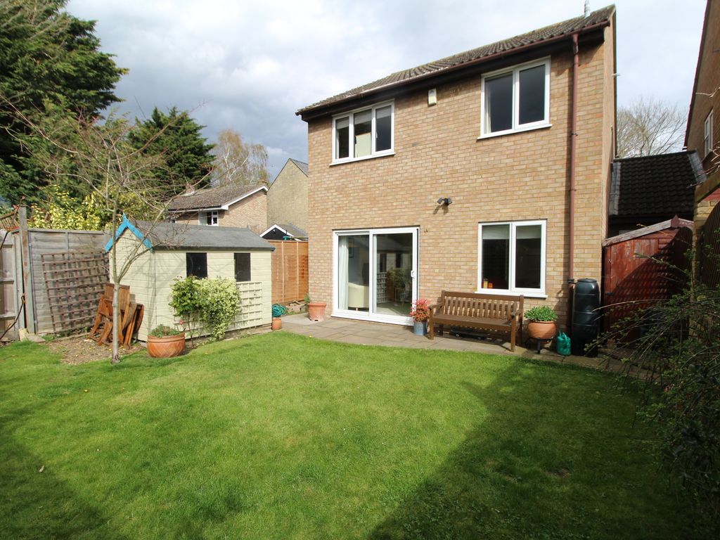 4 bed link-detached house for sale in Hitchin Road, Upper Caldecote SG18, £385,000