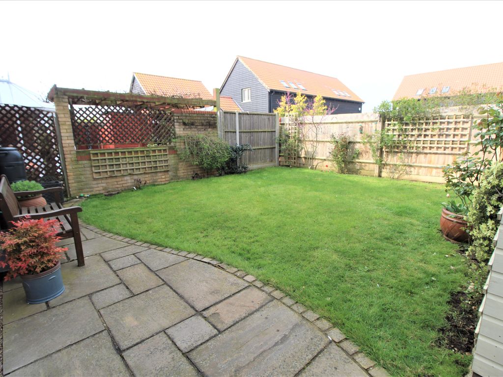 4 bed link-detached house for sale in Hitchin Road, Upper Caldecote SG18, £385,000
