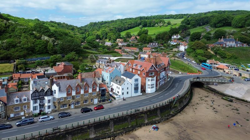 3 bed flat for sale in Sandsend, Whitby YO21, £435,000