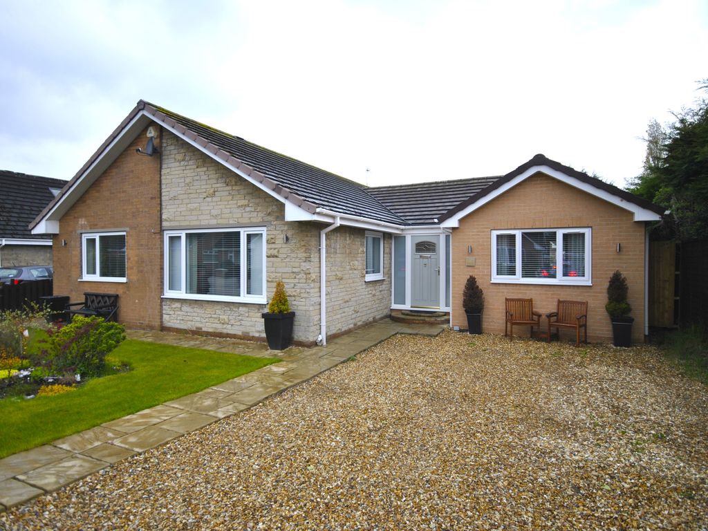 4 bed detached bungalow for sale in Partridge Rise, Bessacarr, Doncaster DN4, £400,000