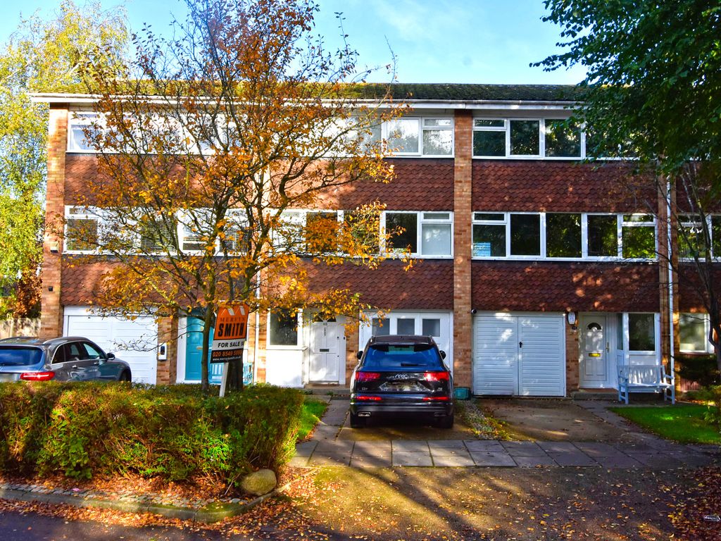 5 bed town house for sale in Breamwater Gardens, Ham, Richmond TW10, £775,000