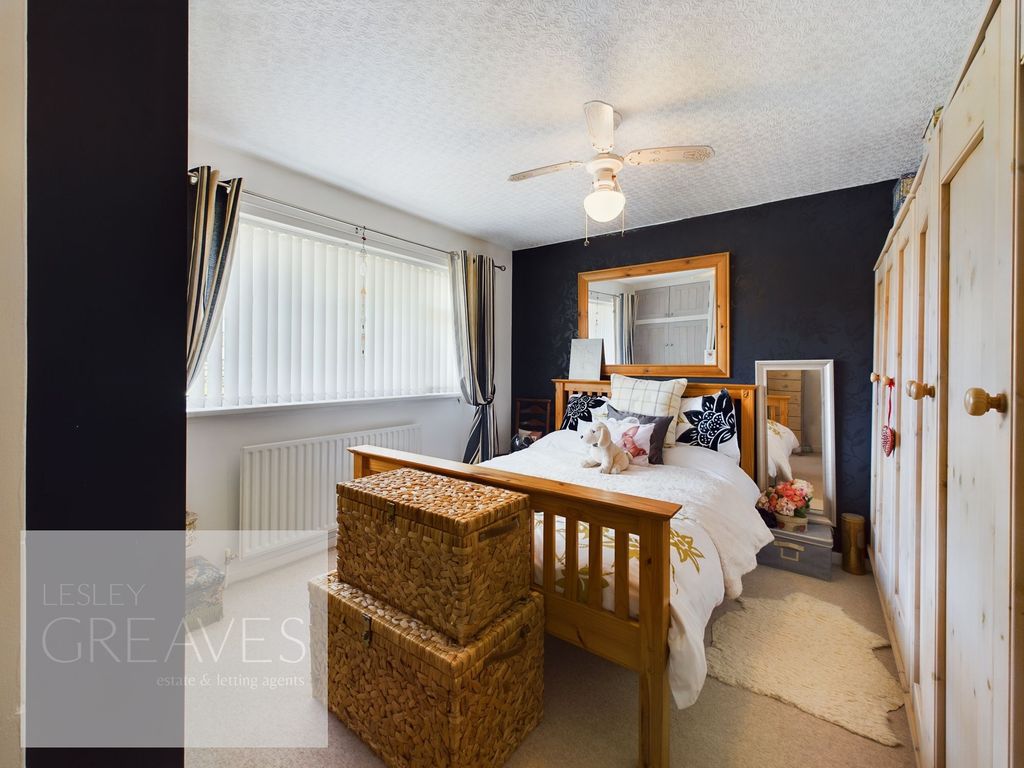 4 bed detached house for sale in Avon Road, Gedling, Nottingham NG4, £350,000