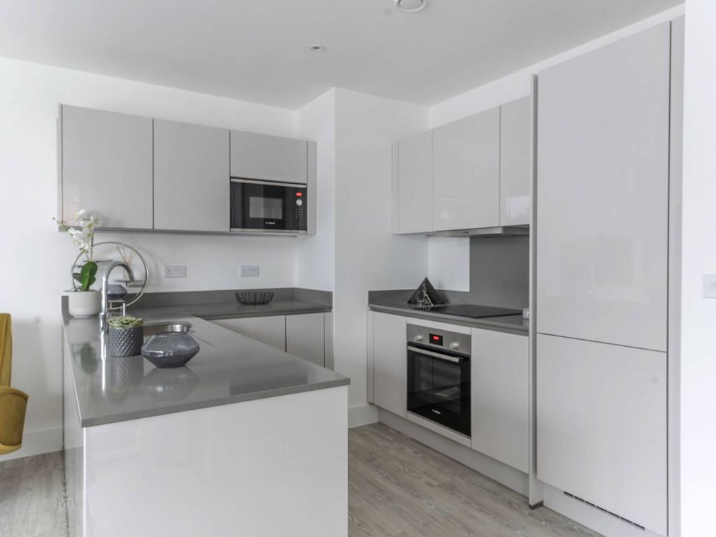 New home, 1 bed flat for sale in Easton Lodge, Hanwell W7, £101,250