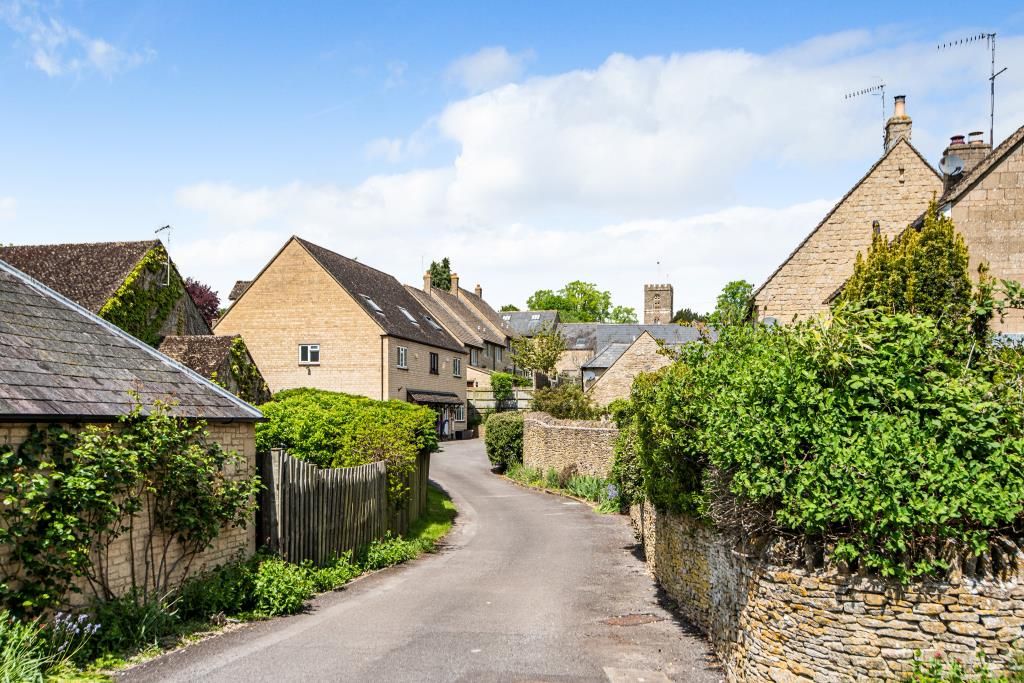 4 bed end terrace house for sale in Charlbury, Oxfordshire OX7, £550,000