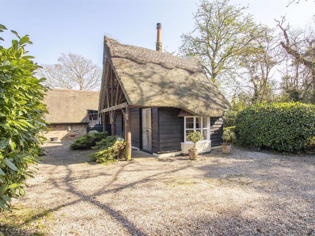 2 bed cottage for sale in Great Amwell, Ware SG12, £885,000