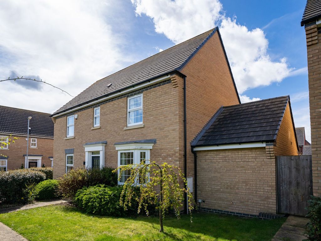 4 bed detached house for sale in Lofthouse Way, Longstanton CB24, £535,000