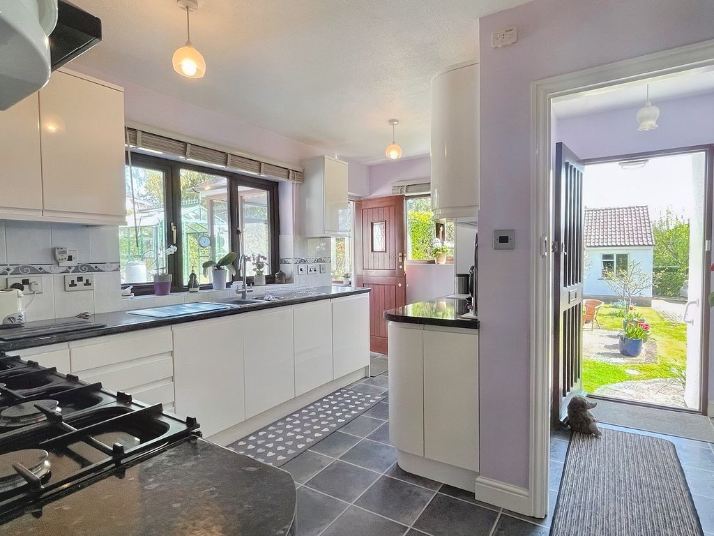 4 bed detached bungalow for sale in Southmead, Winscombe, North Somerset. BS25, £560,000