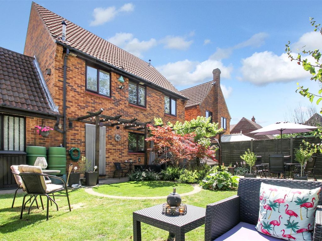 4 bed detached house for sale in Garston, Two Mile Ash, Milton Keynes MK8, £495,000