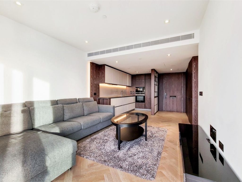 2 bed flat for sale in Circus Road West, London SW11, £1,245,000
